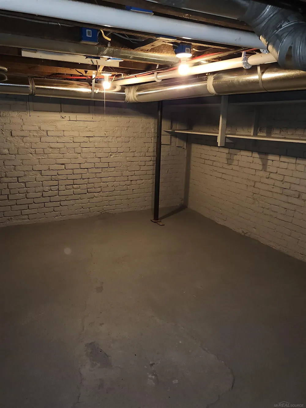 77 Hubbard Street Mt Clemens City, MI 48043