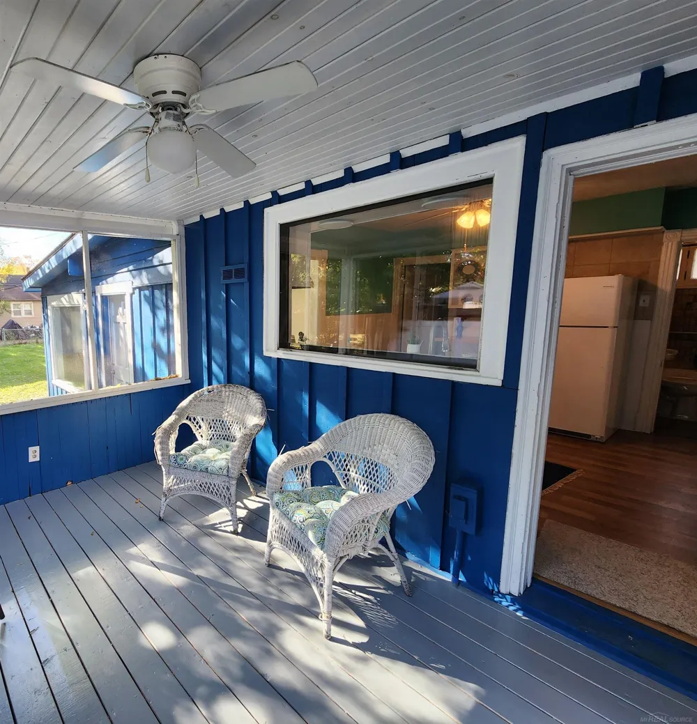 77 Hubbard Street Mt Clemens City, MI 48043