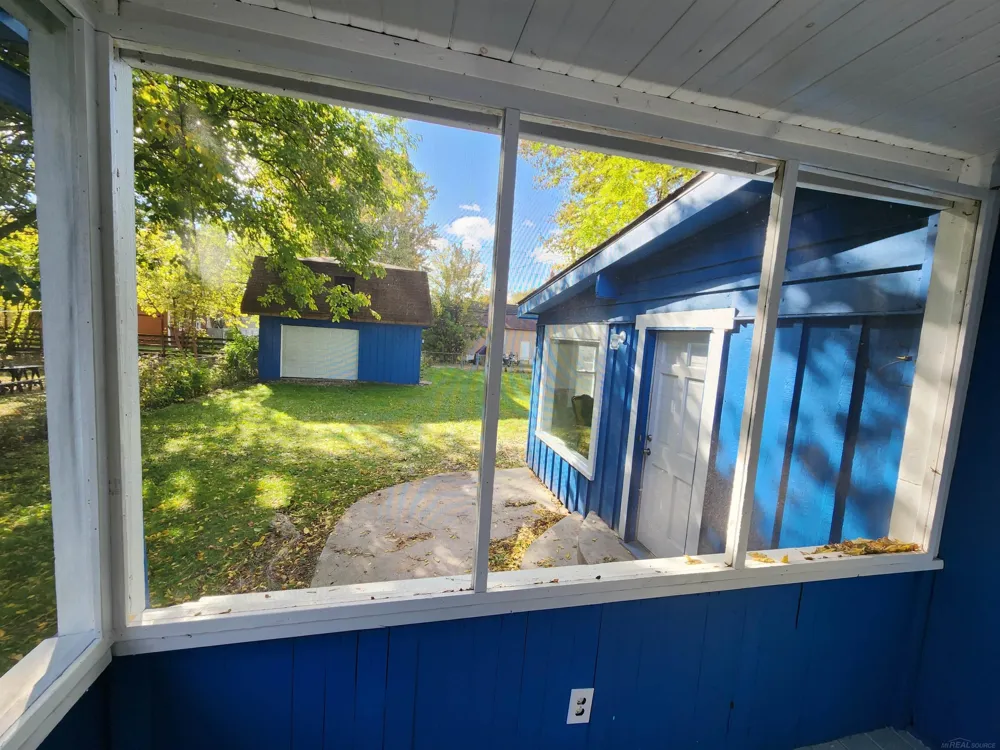 77 Hubbard Street Mt Clemens City, MI 48043