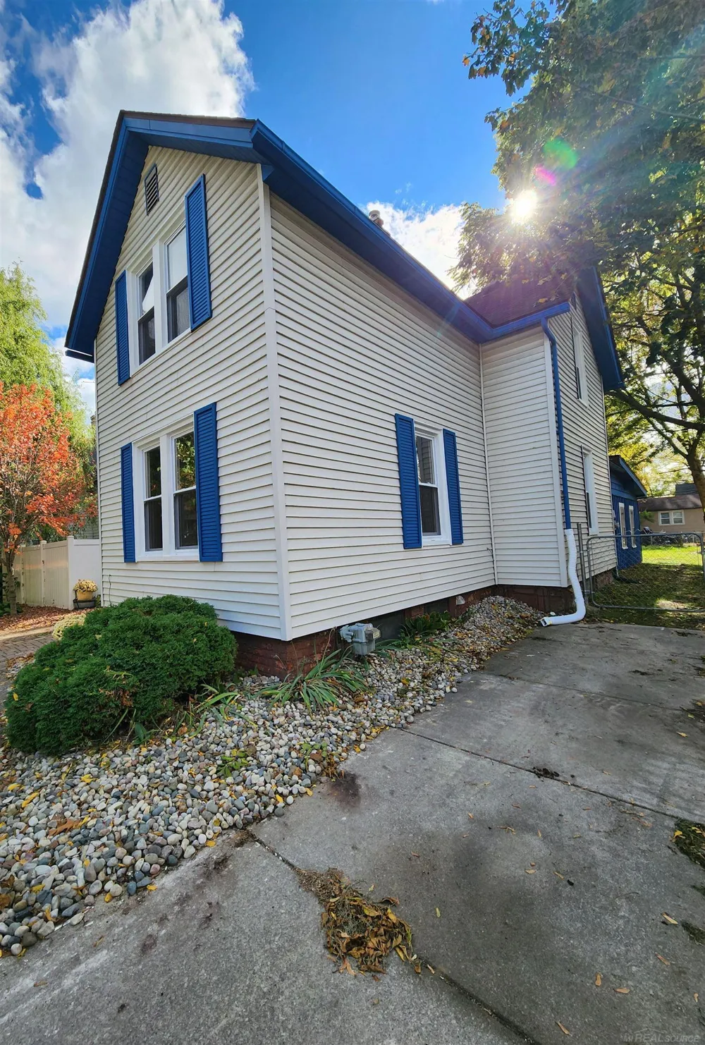 77 Hubbard Street Mt Clemens City, MI 48043