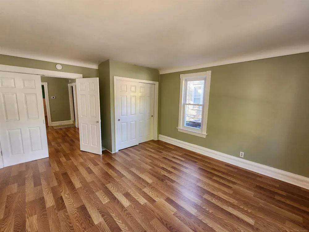 77 Hubbard Street Mt Clemens City, MI 48043