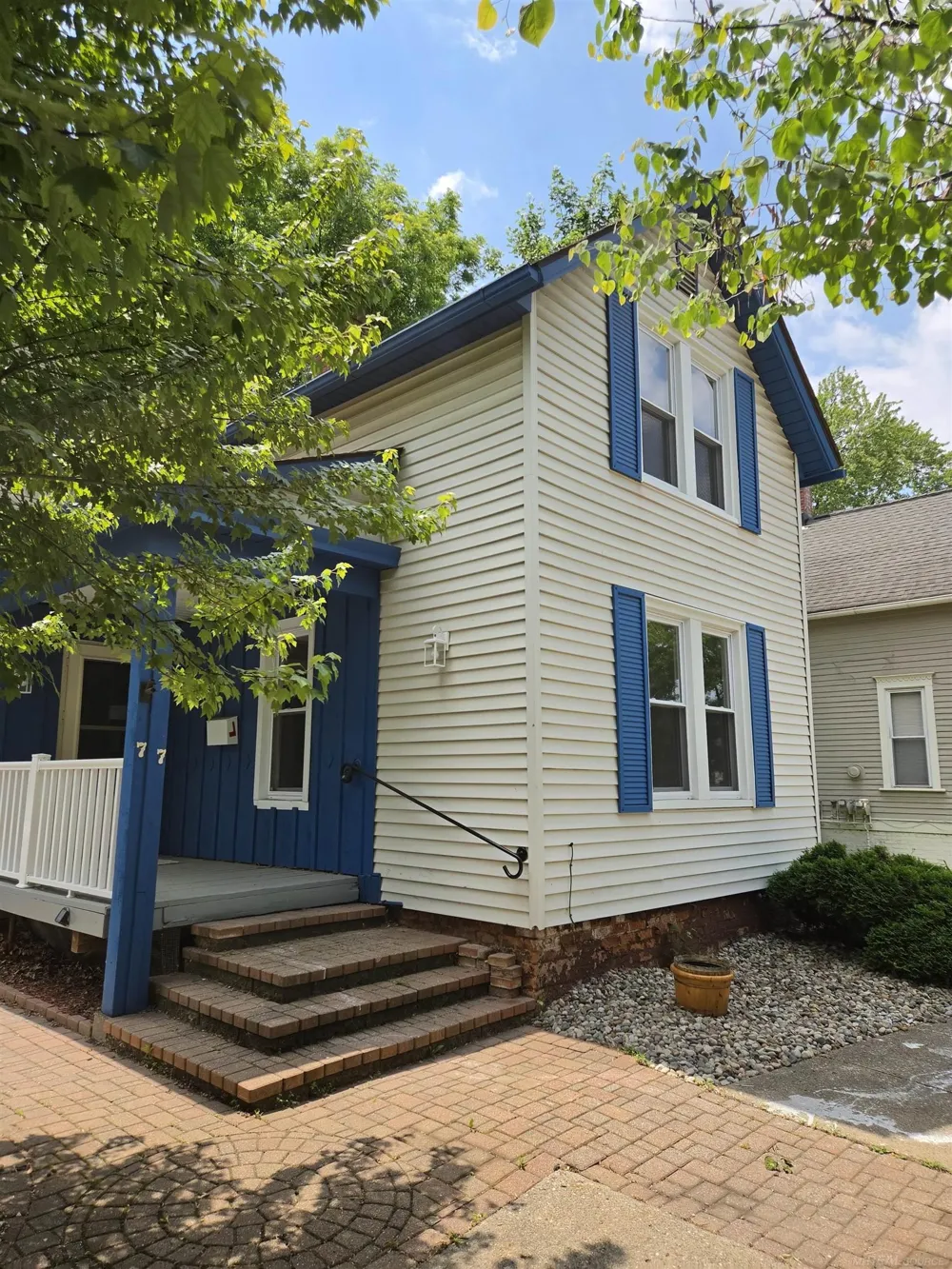 77 Hubbard Street Mt Clemens City, MI 48043