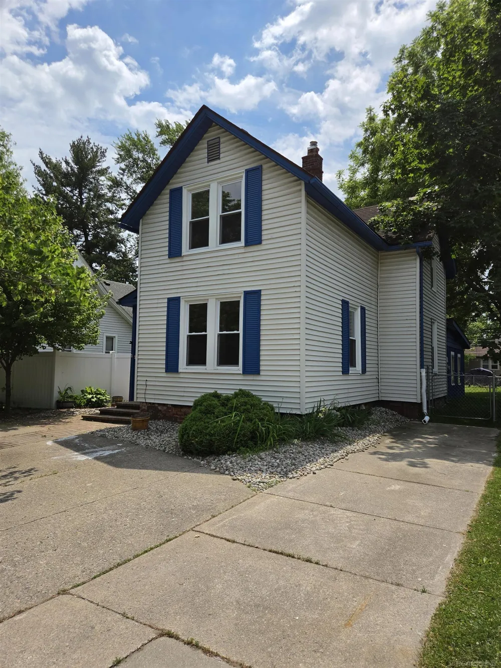 77 Hubbard Street Mt Clemens City, MI 48043