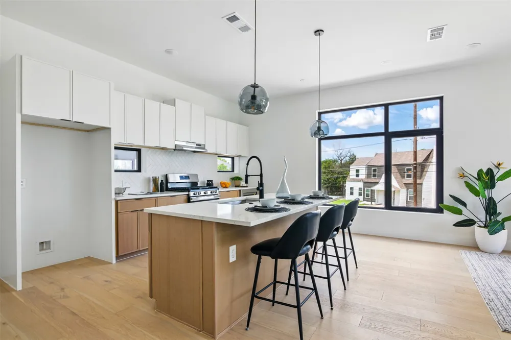 430 E 8th #201 Dallas, TX 75203