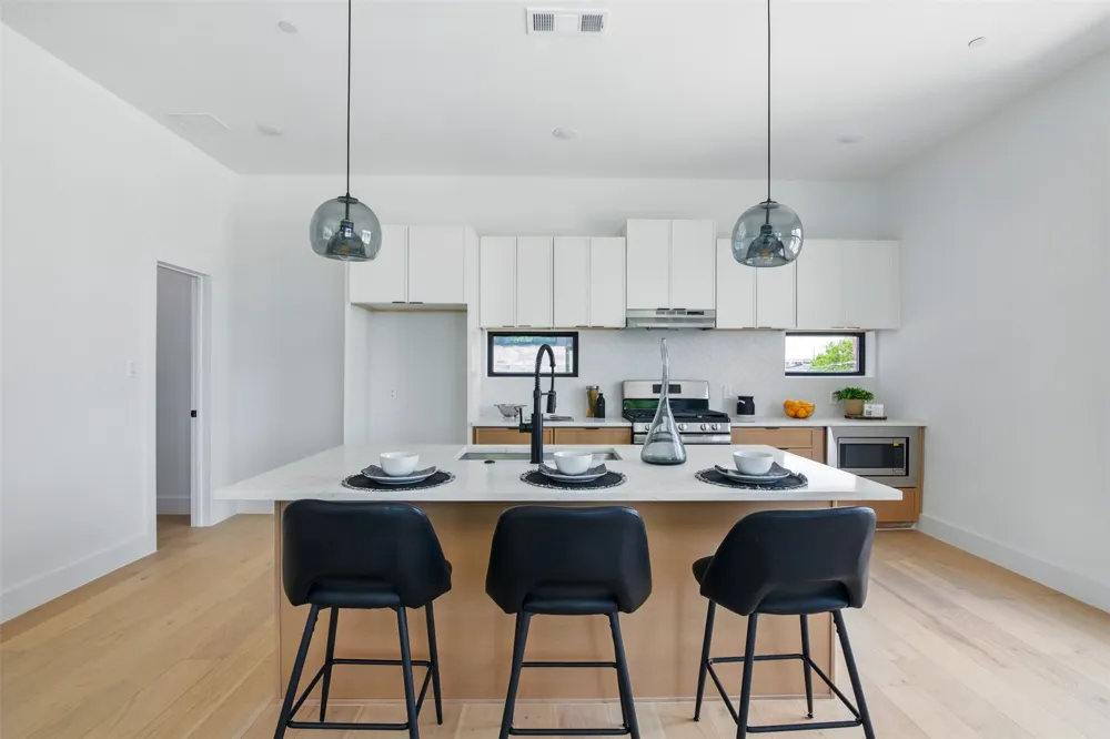 430 E 8th #201 Dallas, TX 75203