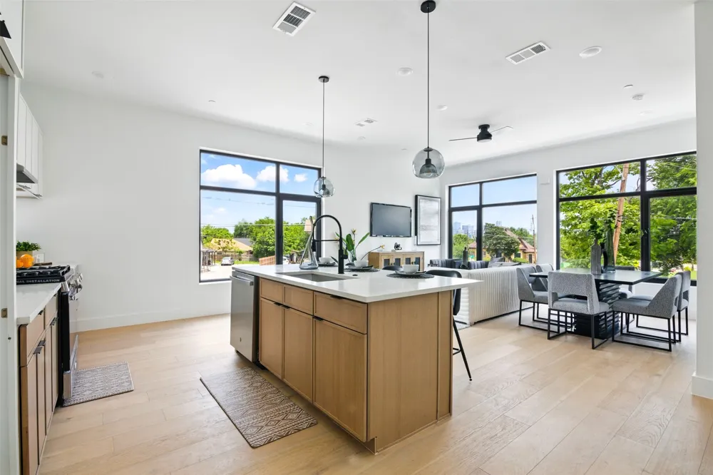 430 E 8th #201 Dallas, TX 75203