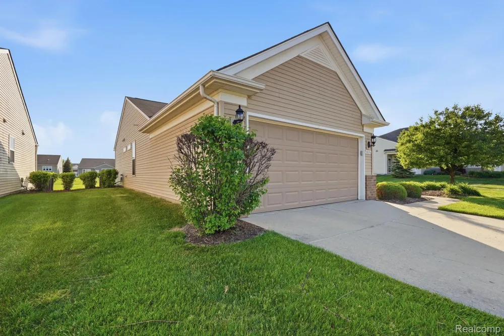 9370 Sand Hill Drive Grand Blanc Charter Township, MI 48439