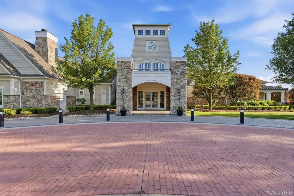 9370 Sand Hill Drive Grand Blanc Charter Township, MI 48439