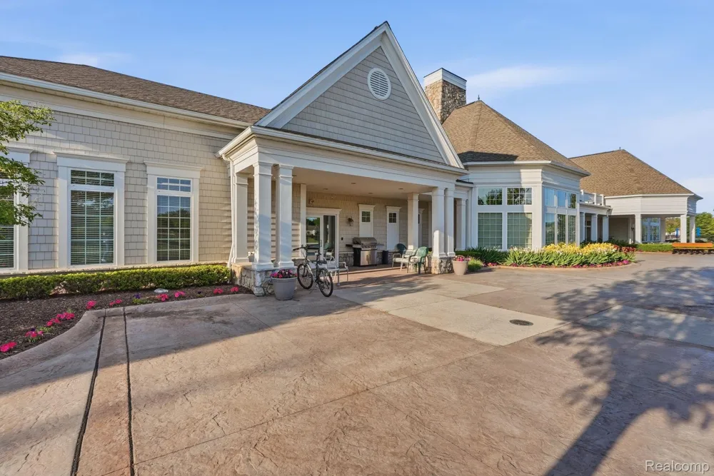 9370 Sand Hill Drive Grand Blanc Charter Township, MI 48439