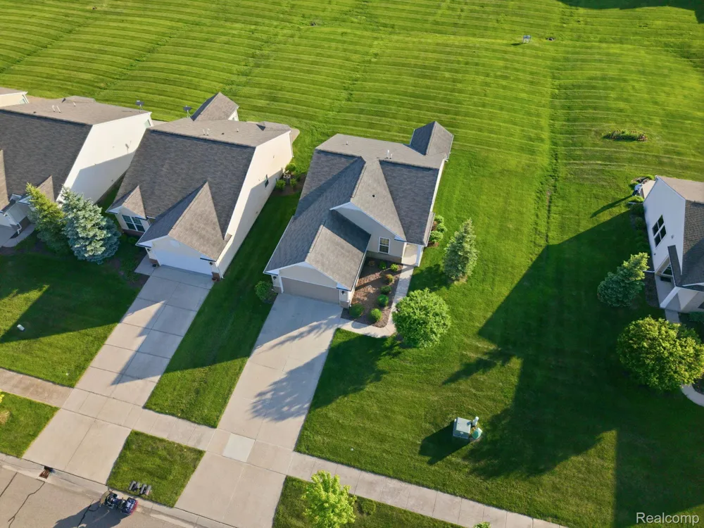 9370 Sand Hill Drive Grand Blanc Charter Township, MI 48439