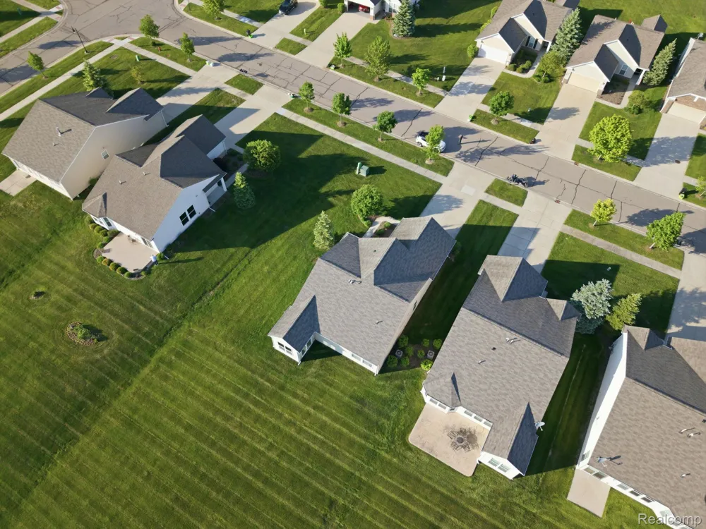 9370 Sand Hill Drive Grand Blanc Charter Township, MI 48439