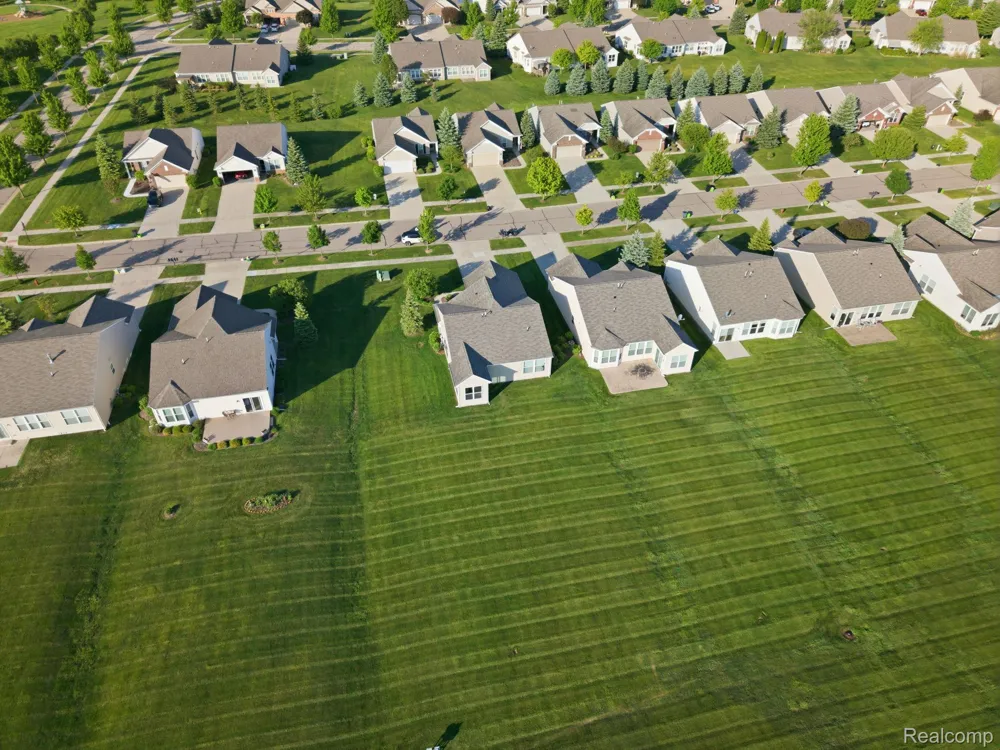 9370 Sand Hill Drive Grand Blanc Charter Township, MI 48439