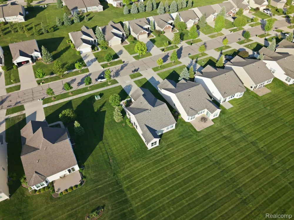 9370 Sand Hill Drive Grand Blanc Charter Township, MI 48439