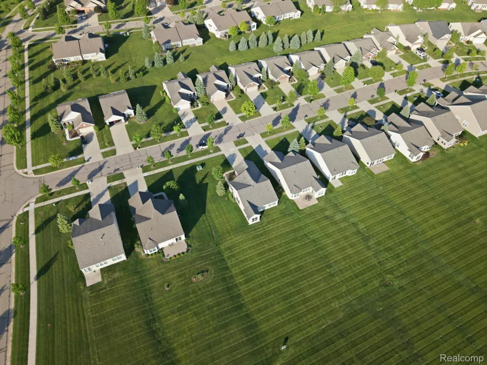 9370 Sand Hill Drive Grand Blanc Charter Township, MI 48439