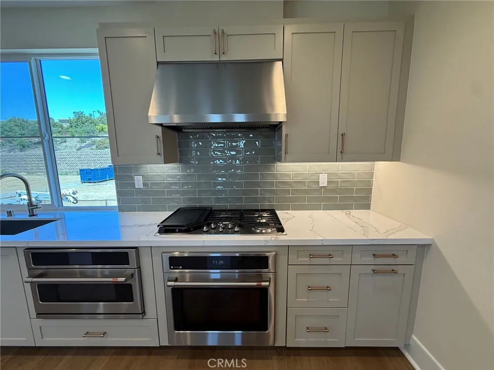 3441 Via Nido Carlsbad, CA 92009