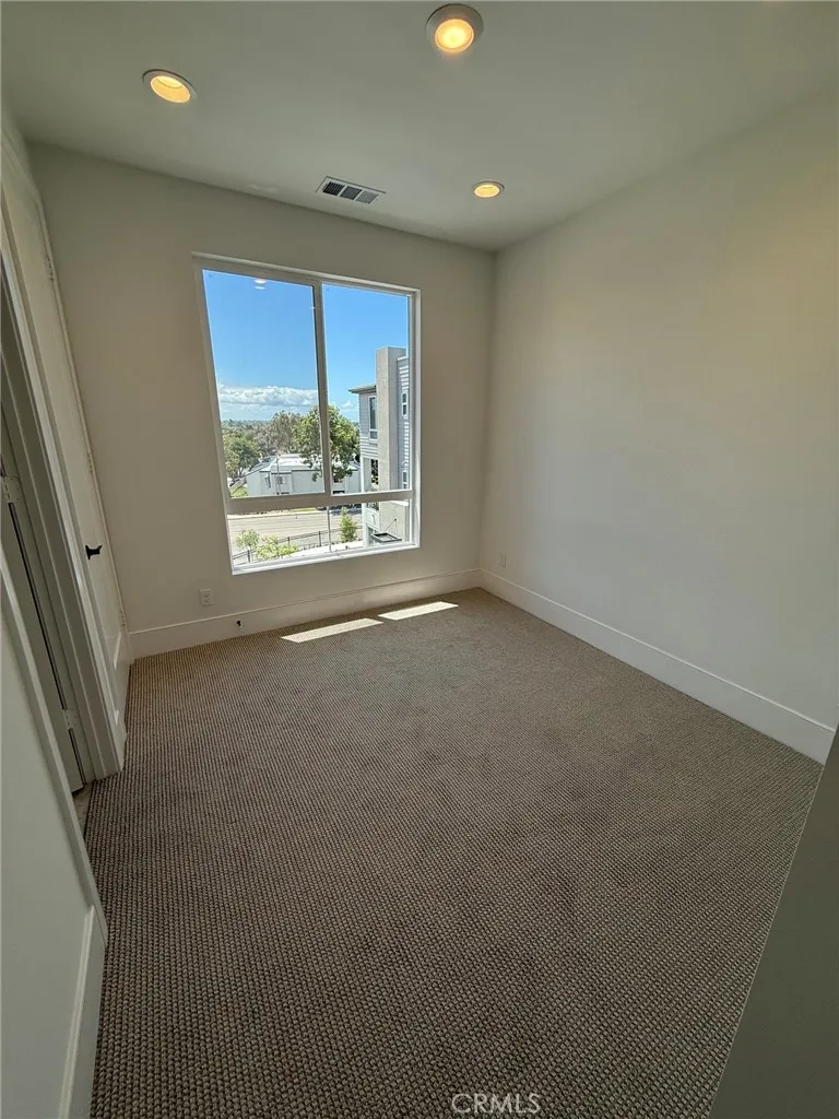 3441 Via Nido Carlsbad, CA 92009