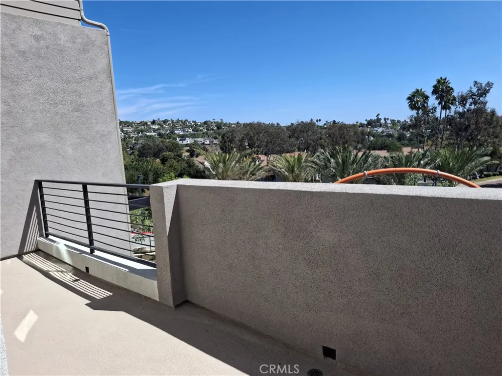 3441 Via Nido Carlsbad, CA 92009