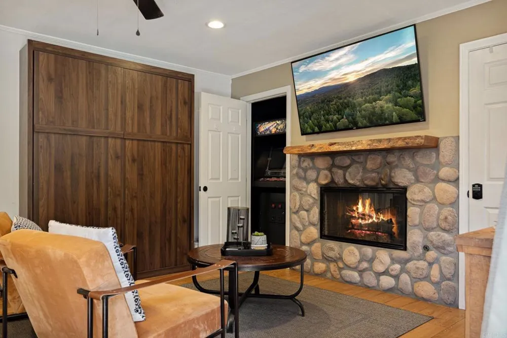 790 Tulip Drive Green Valley Lake, CA 92341
