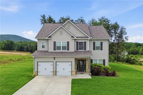 61 Village Circle