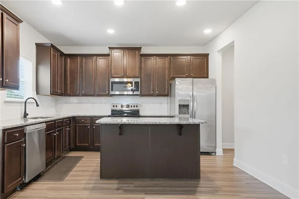 61 Village Circle Rydal, GA 30171