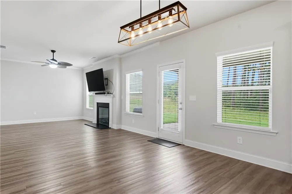 61 Village Circle Rydal, GA 30171