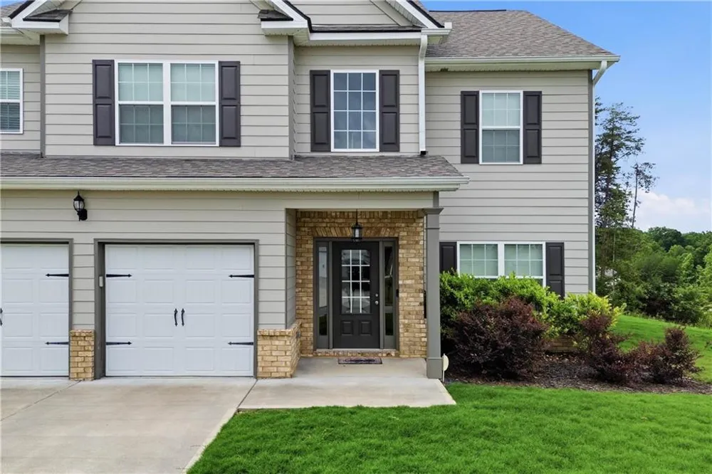 61 Village Circle Rydal, GA 30171