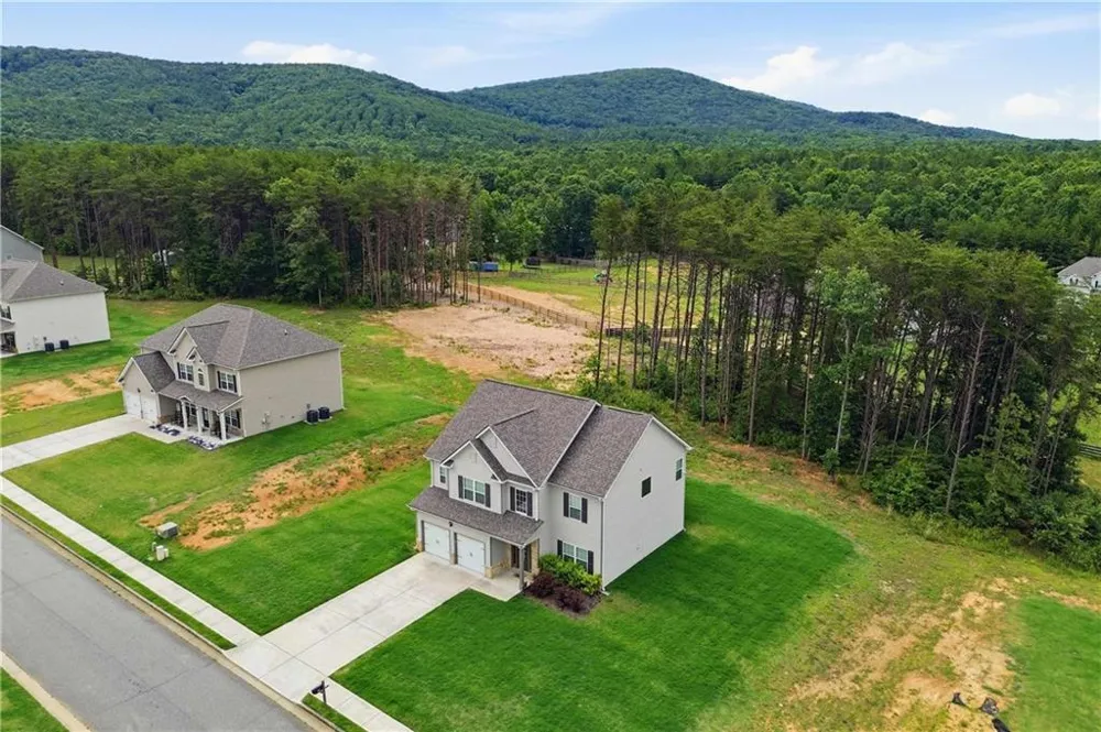 61 Village Circle Rydal, GA 30171