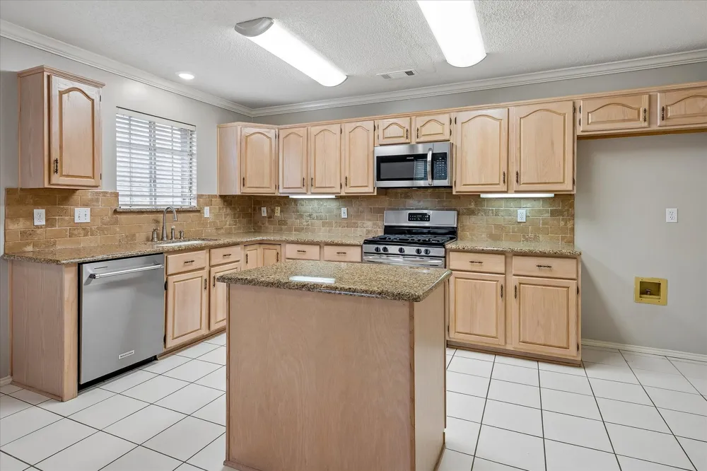 6227 Cupertino Trail Dallas, TX 75252