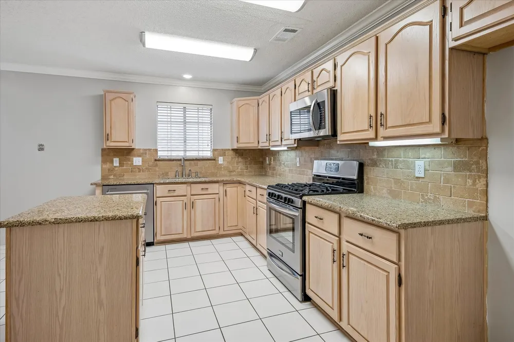 6227 Cupertino Trail Dallas, TX 75252