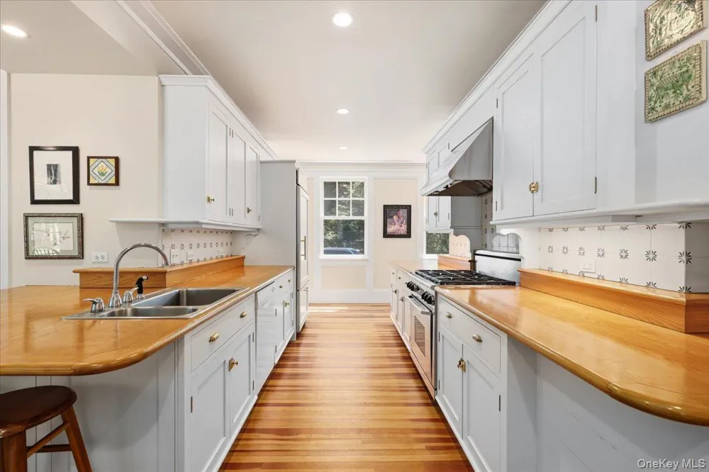 254 McLain Street Bedford Corners, NY 10549
