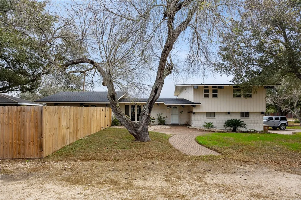 11102 Birdwood Corpus Christi, TX 78410