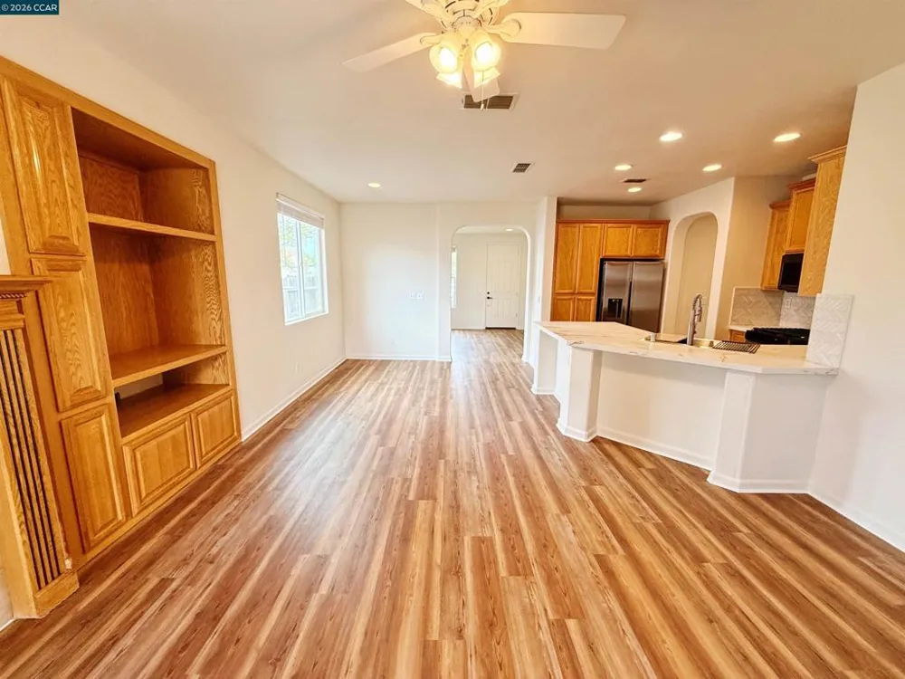 413 Arlingdale Cir Rio Linda, CA 95673