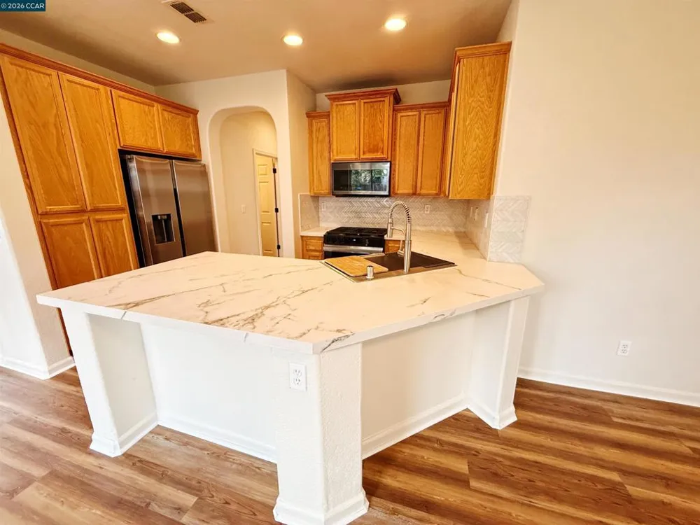413 Arlingdale Cir Rio Linda, CA 95673
