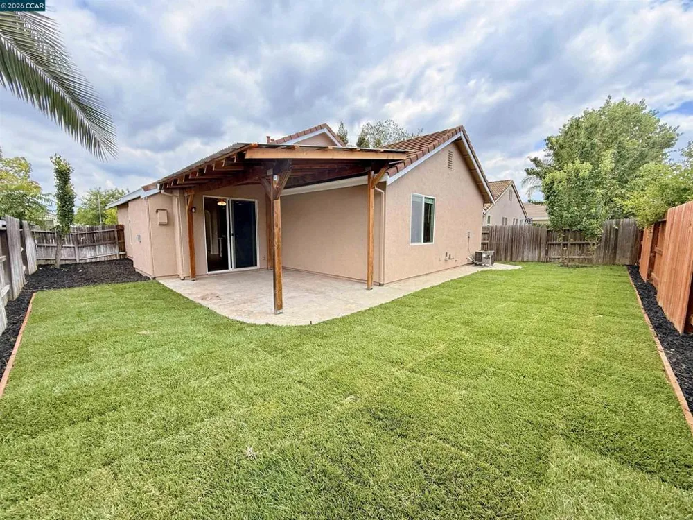413 Arlingdale Cir Rio Linda, CA 95673