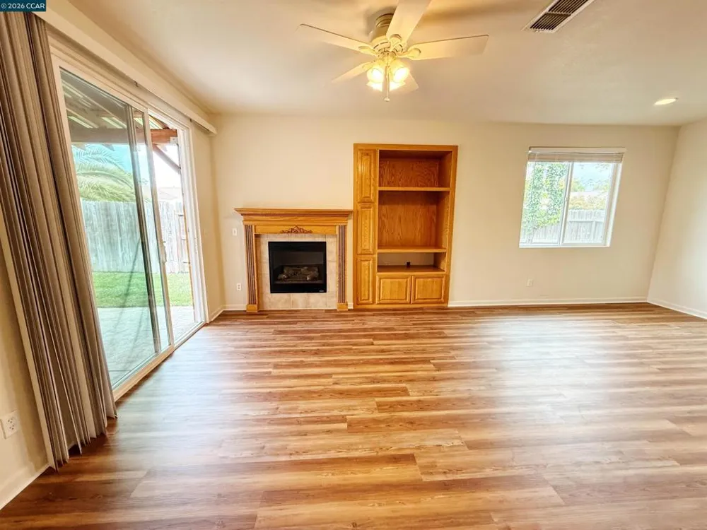 413 Arlingdale Cir Rio Linda, CA 95673