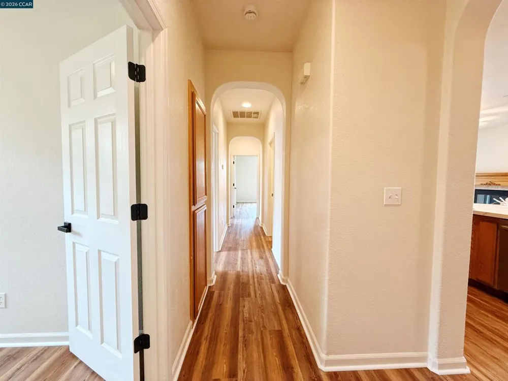 413 Arlingdale Cir Rio Linda, CA 95673