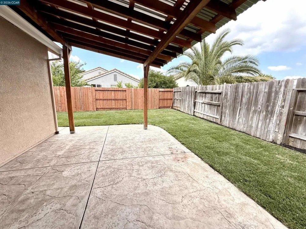 413 Arlingdale Cir Rio Linda, CA 95673