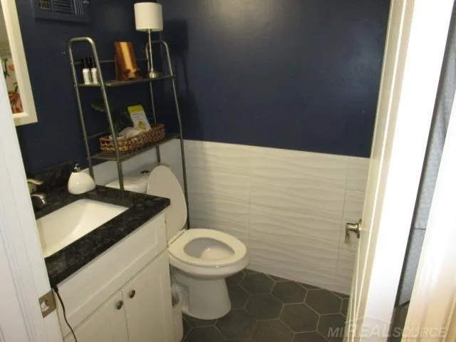 50666 JEFFERSON STREET New Baltimore City, MI 48047