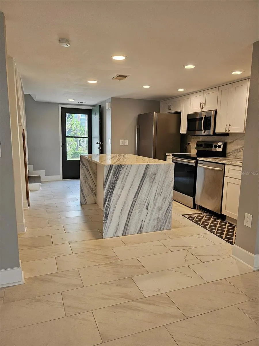 1028 APOLLO BEACH BOULEVARD #19 Apollo Beach, FL 33572