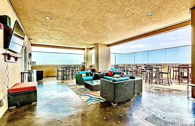 215 Center #UNIT 1608 San Antonio, TX 78202