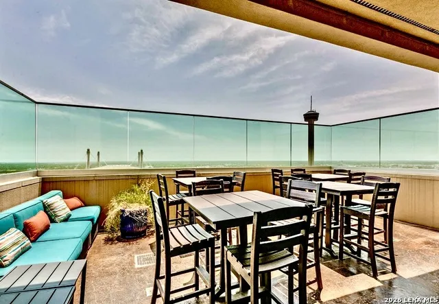 215 Center #UNIT 1608 San Antonio, TX 78202