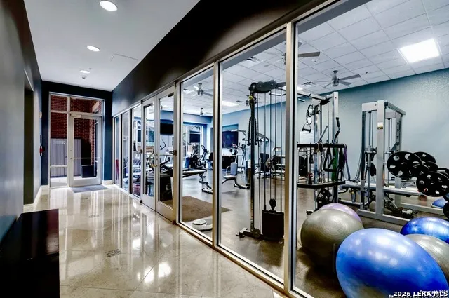 215 Center #UNIT 1608 San Antonio, TX 78202