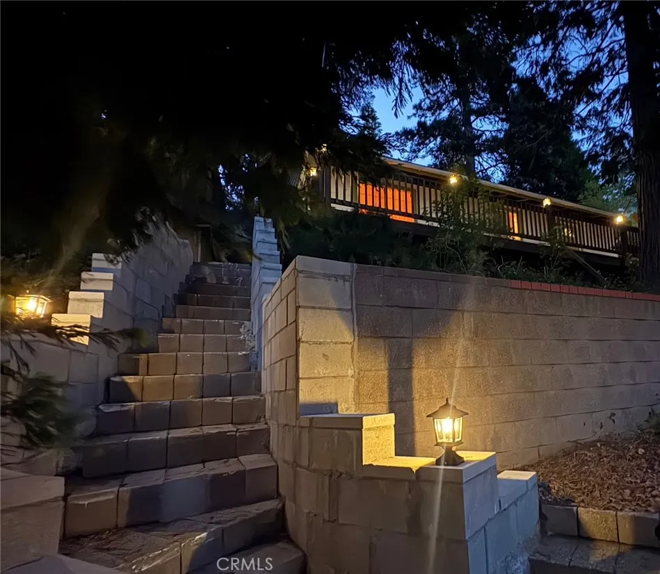 23788 Zuger Crestline, CA 92325