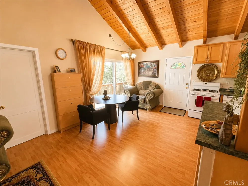 23788 Zuger Crestline, CA 92325