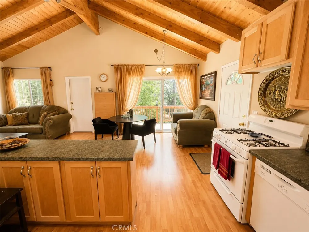 23788 Zuger Crestline, CA 92325