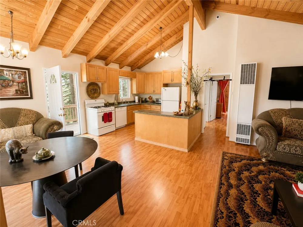 23788 Zuger Crestline, CA 92325