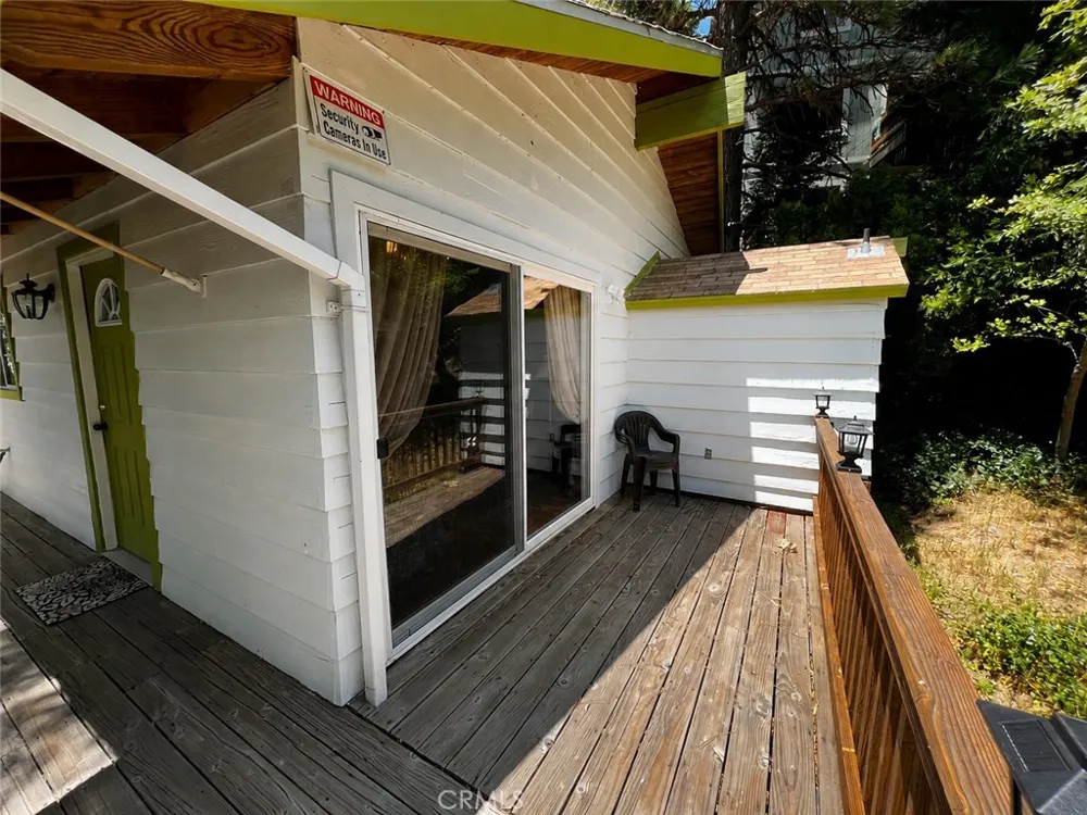 23788 Zuger Crestline, CA 92325