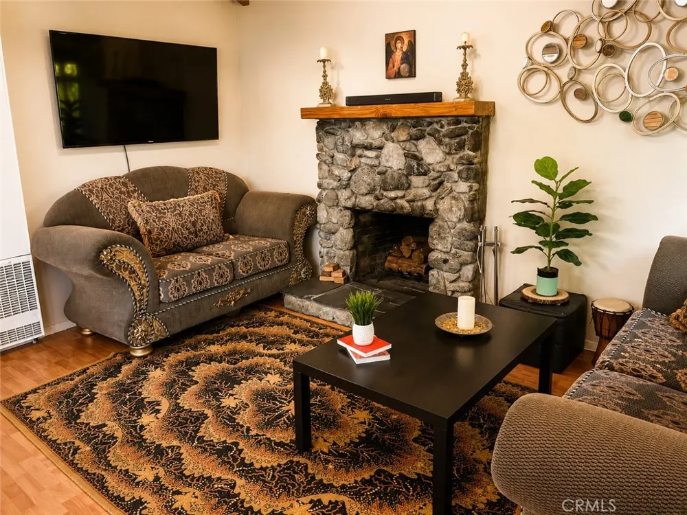 23788 Zuger Crestline, CA 92325