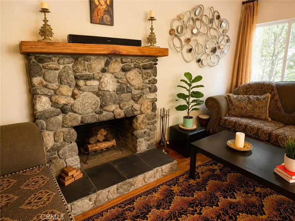 23788 Zuger Crestline, CA 92325