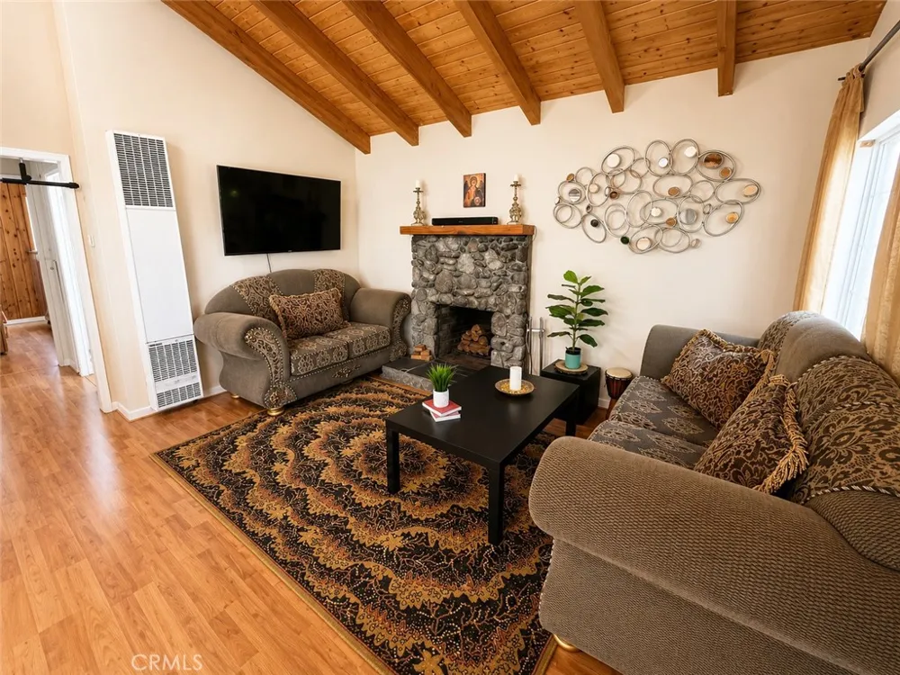 23788 Zuger Crestline, CA 92325